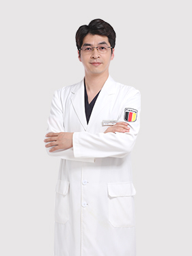 茀莱堡口腔医院刘飞宏医生