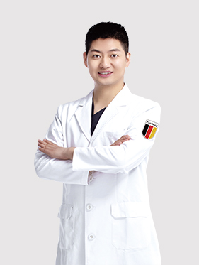茀莱堡口腔医院朱馨岩医生